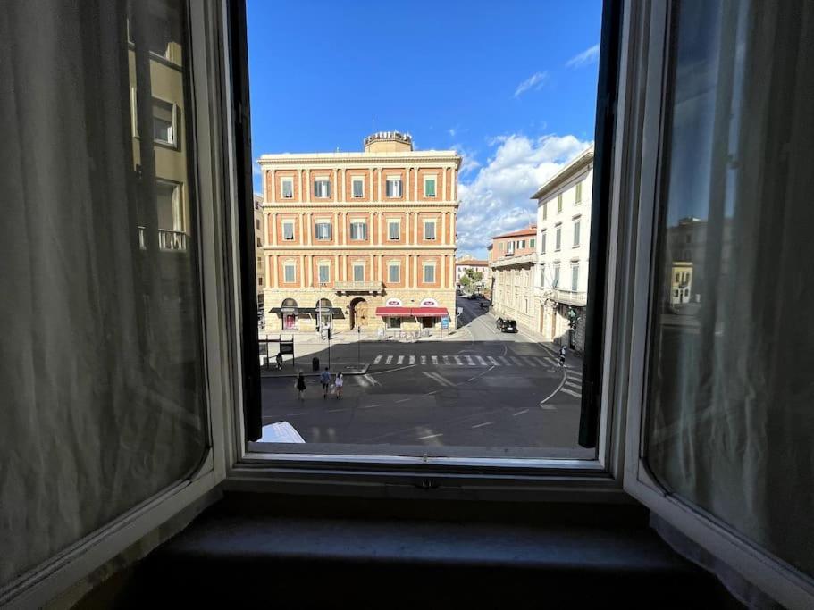 Loft Storico In Pieno Centro! Apartment ลีวอร์โน ภายนอก รูปภาพ